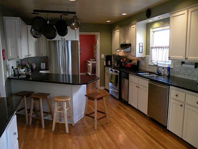 1738 Waltham Road Columbus, OH 43221 - Photo 5 of 18
