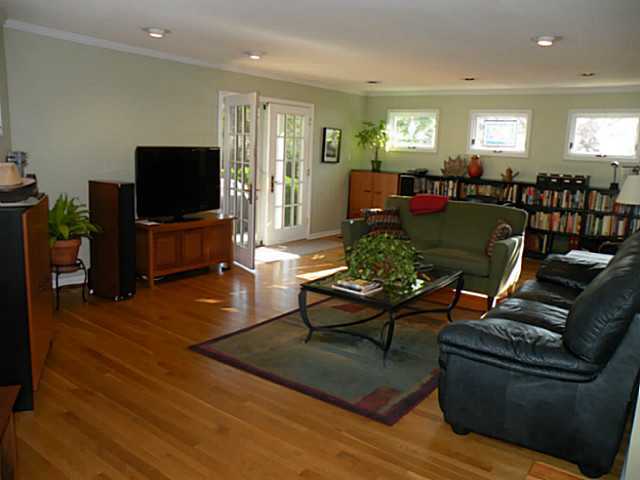 1738 Waltham Road Columbus, OH 43221 - Photo 6 of 18