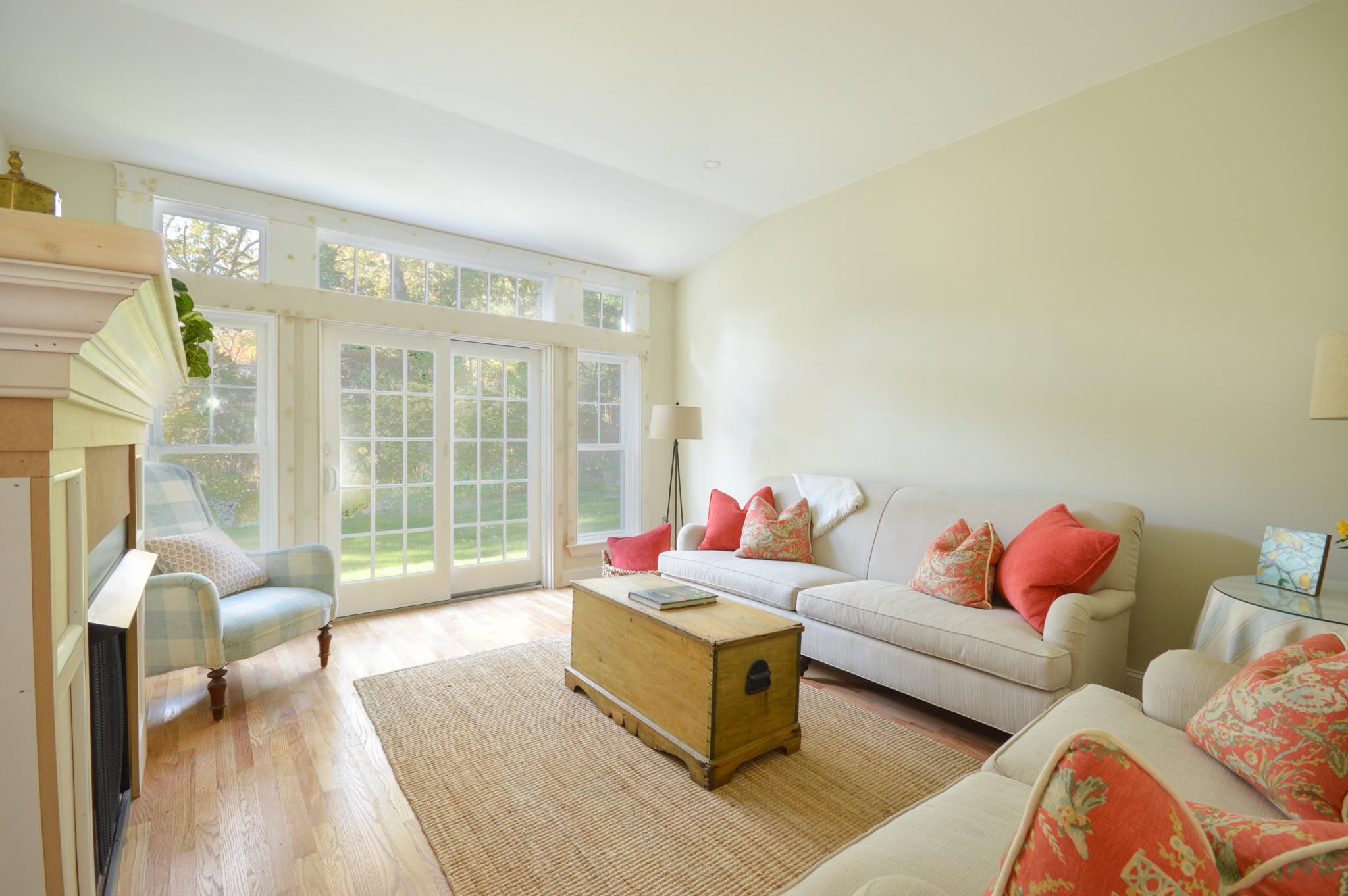 140 Scraggy Neck Road Cataumet, MA 02534 - Photo 13 of 39 a living room with furniture and a large window