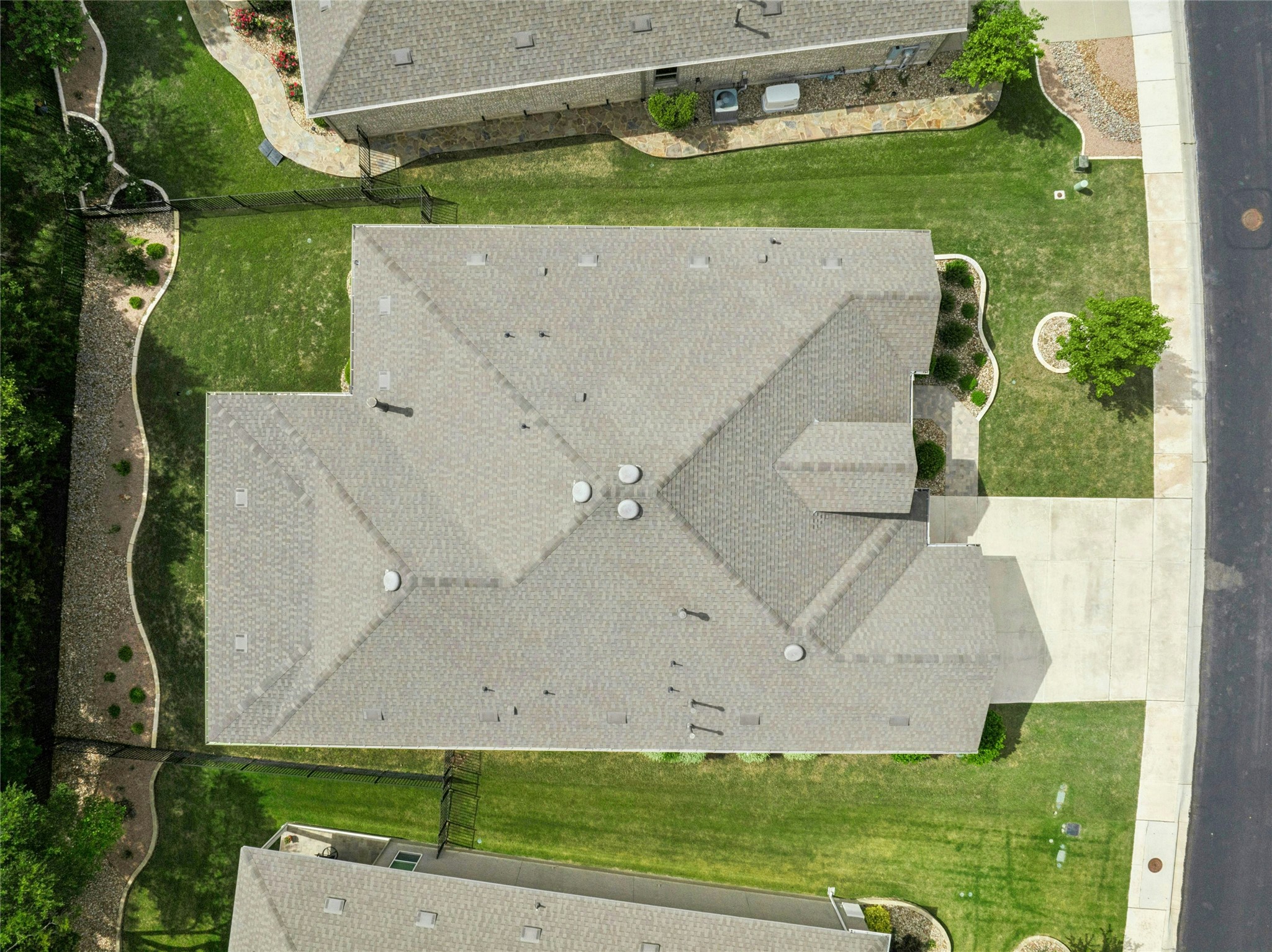 105 Marfa Cove Georgetown, TX 78633 - Photo 35 of 36 an aerial view of residential houses with outdoor space