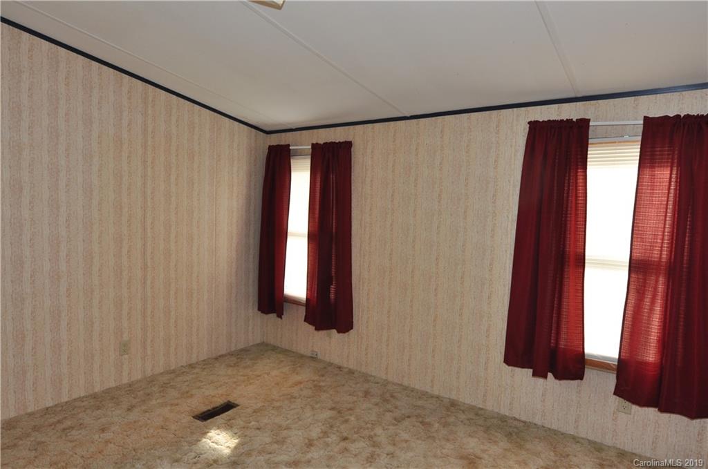 3088 Armenia Road Chester, SC 29706 - Photo 17 of 19 an empty room with windows