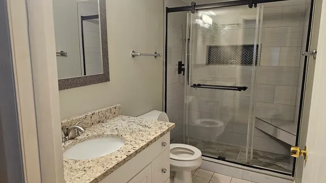 $2,000 | 729 Limerick Lane, Unit 1B, Schaumburg, IL 60193