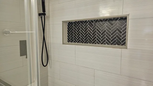 $2,000 | 729 Limerick Lane, Unit 1B, Schaumburg, IL 60193