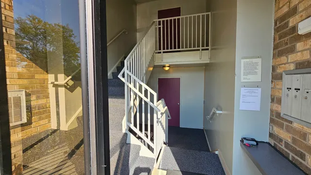 $2,000 | 729 Limerick Lane, Unit 1B, Schaumburg, IL 60193