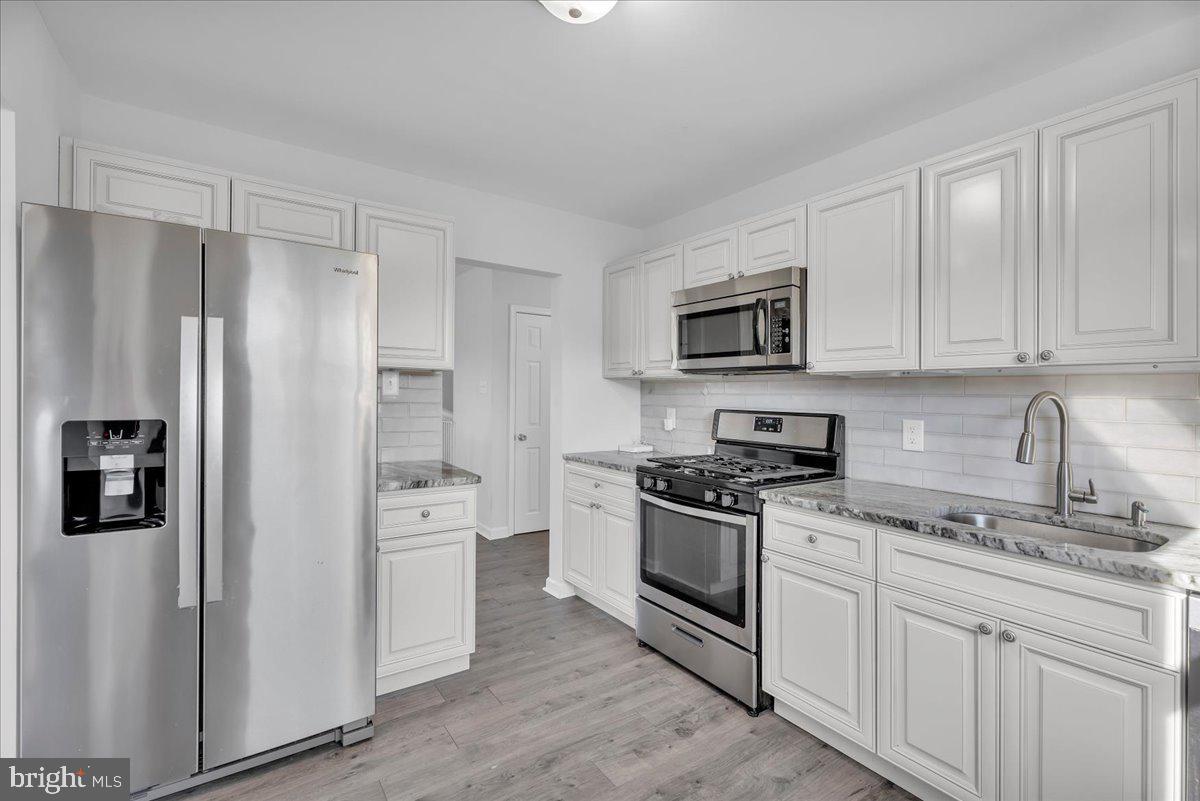 246 Colgate Avenue Pemberton, NJ 08068 - Photo 14 of 30 Kitchen