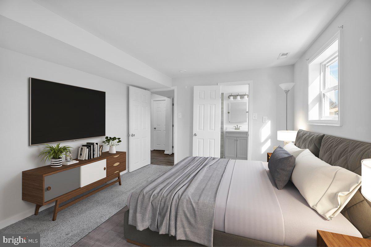 246 Colgate Avenue Pemberton, NJ 08068 - Photo 18 of 30 Primary Bedroom downstairs - virtually staged