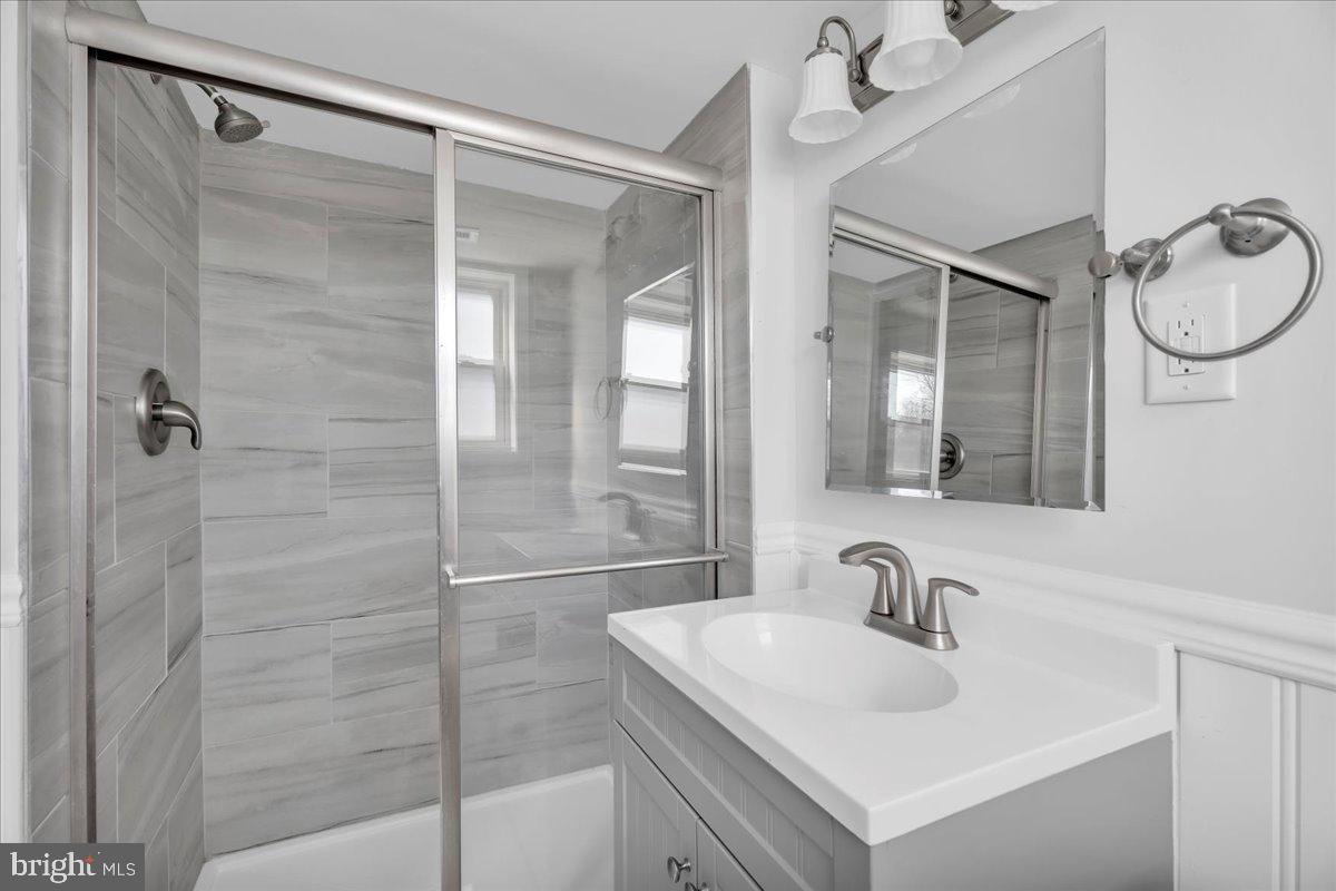 246 Colgate Avenue Pemberton, NJ 08068 - Photo 22 of 30 Primary Bathroom