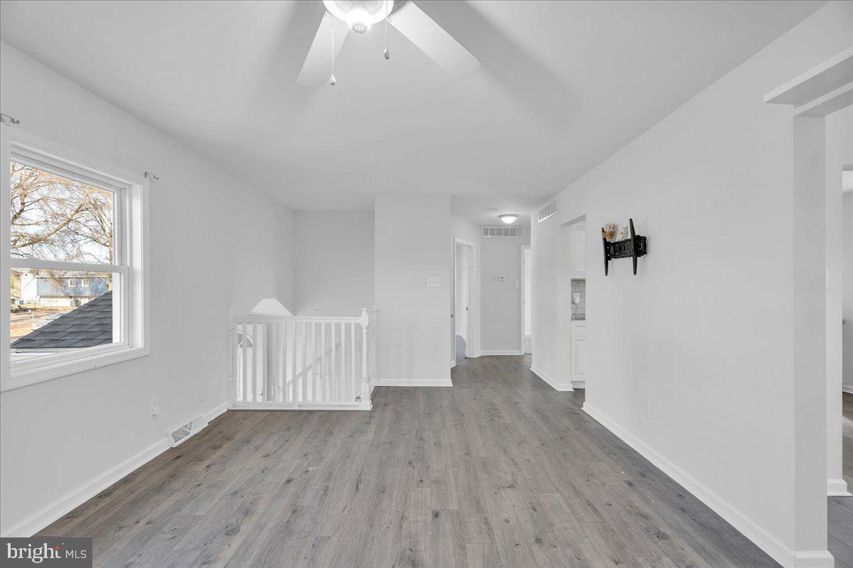 246 Colgate Avenue Pemberton, NJ 08068 - Photo 5 of 30 Living Room