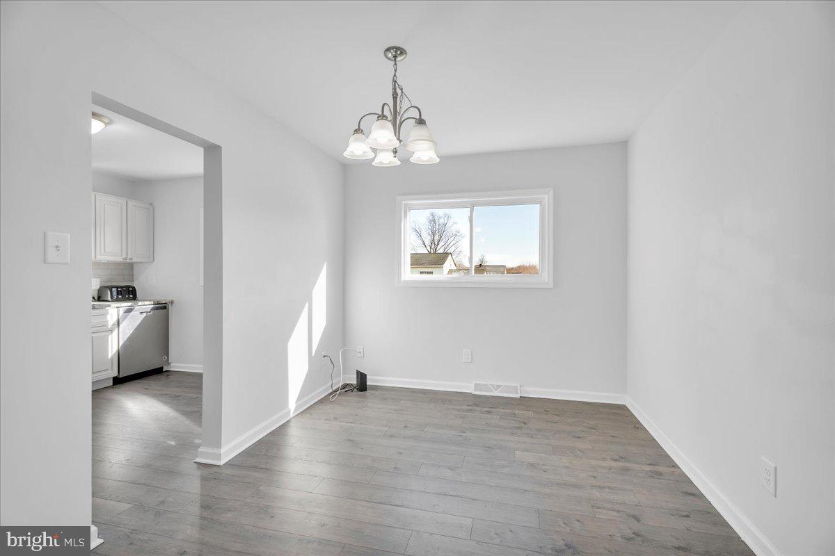 246 Colgate Avenue Pemberton, NJ 08068 - Photo 10 of 30 Dining Room