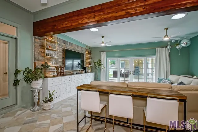 $600,000 | 215 Wylie Drive, Baton Rouge, LA 70808