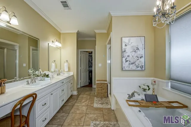 $600,000 | 215 Wylie Drive, Baton Rouge, LA 70808