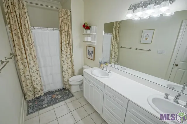 $600,000 | 215 Wylie Drive, Baton Rouge, LA 70808