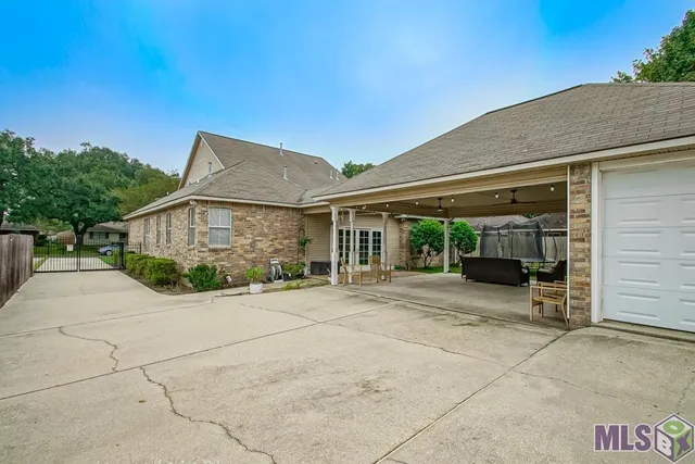 $600,000 | 215 Wylie Drive, Baton Rouge, LA 70808