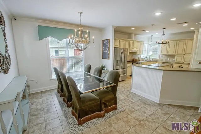 $600,000 | 215 Wylie Drive, Baton Rouge, LA 70808