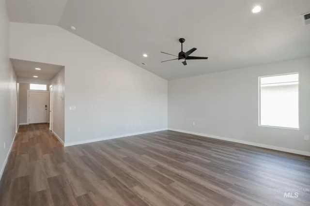 $599,990 | 2940 North Schimigadoon Way, Eagle, ID 83616