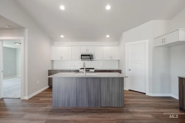 $599,990 | 2940 North Schimigadoon Way, Eagle, ID 83616