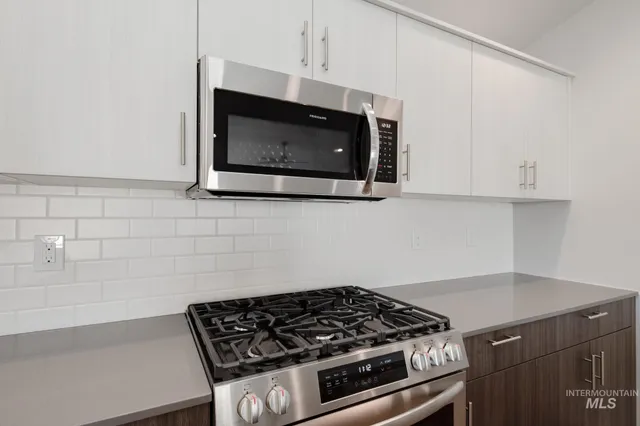 $599,990 | 2940 North Schimigadoon Way, Eagle, ID 83616