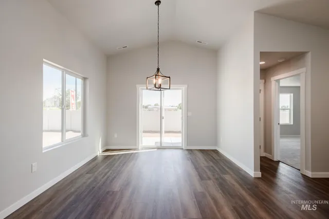 $599,990 | 2940 North Schimigadoon Way, Eagle, ID 83616