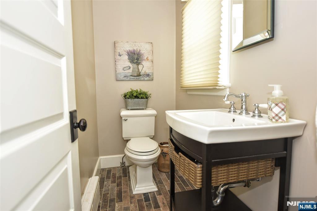 208 Lincoln Avenue Ridgewood, NJ 07450 - Photo 11 of 21