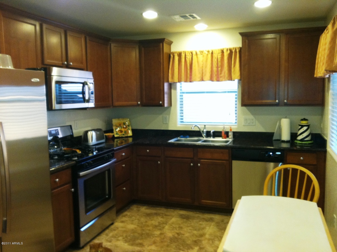 3546 East Milky Way Gilbert, AZ 85295 - Photo 4 of 14 Kitchen