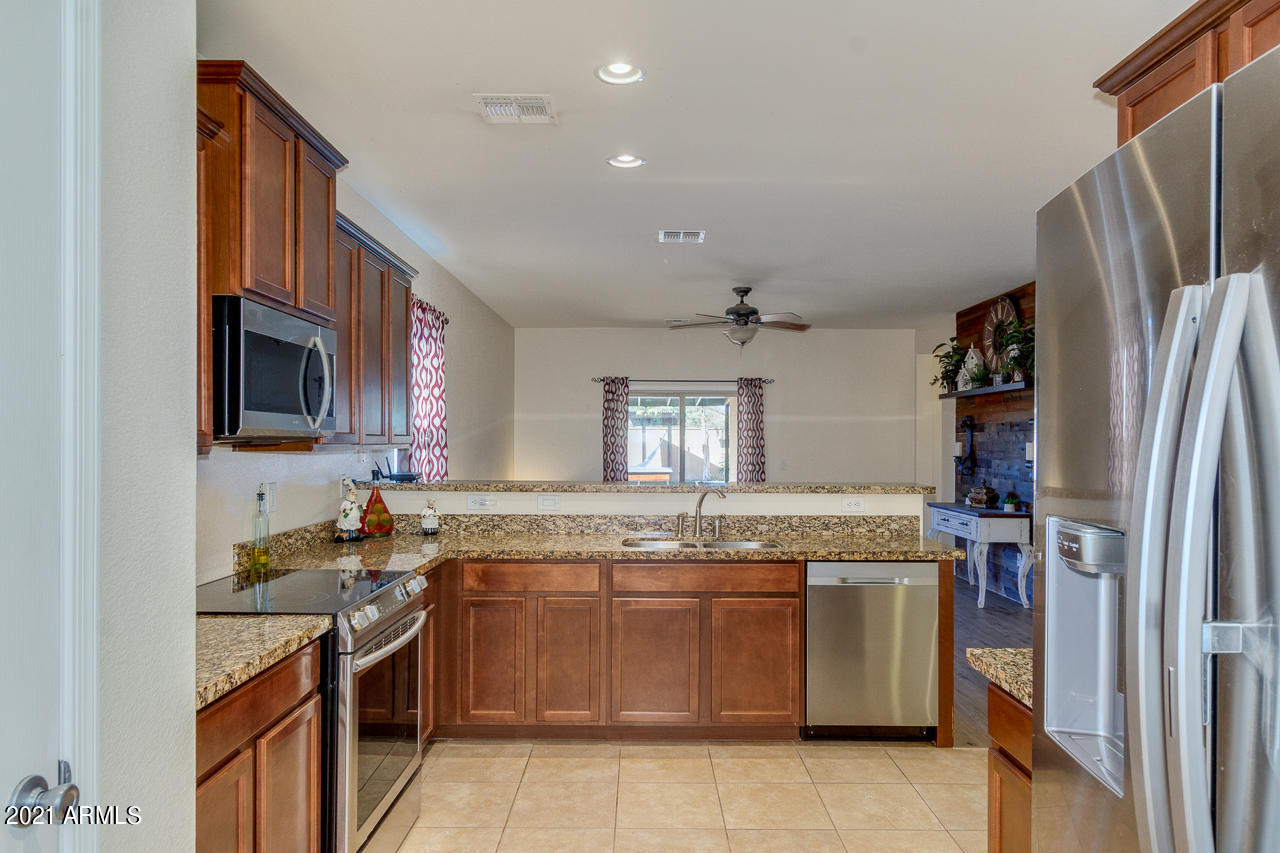 18530 North Lariat Road Maricopa, AZ 85138 - Photo 11 of 33 12-Lariat_