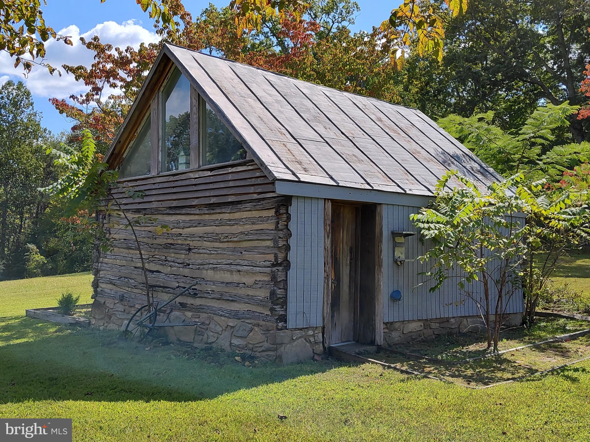 274 Aaron Mountain Road Castleton, VA 22716 - Photo 73 of 76 Studio space!