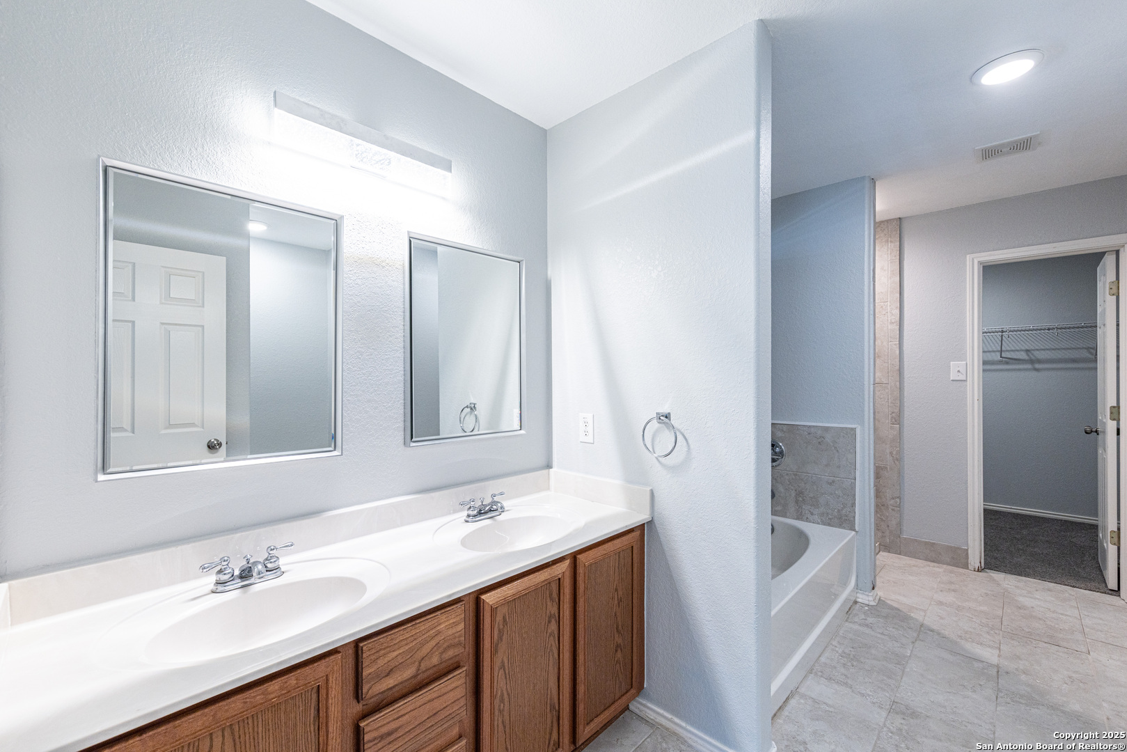 15522 Flowing Spring San Antonio, TX 78247 - Photo 15 of 33