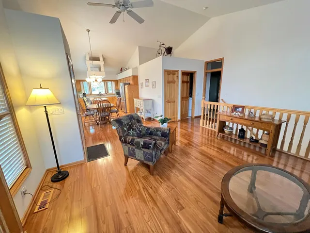 $400,000 | 14326 Peninsula Point Drive, Savage, MN 55378