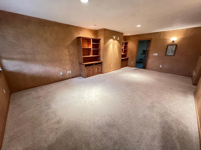 $400,000 | 14326 Peninsula Point Drive, Savage, MN 55378