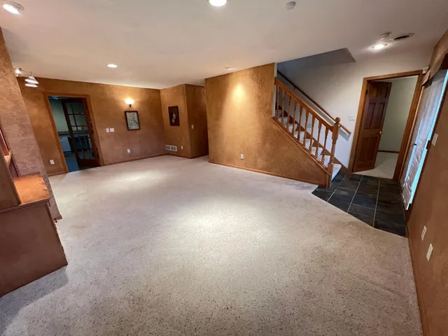 $400,000 | 14326 Peninsula Point Drive, Savage, MN 55378