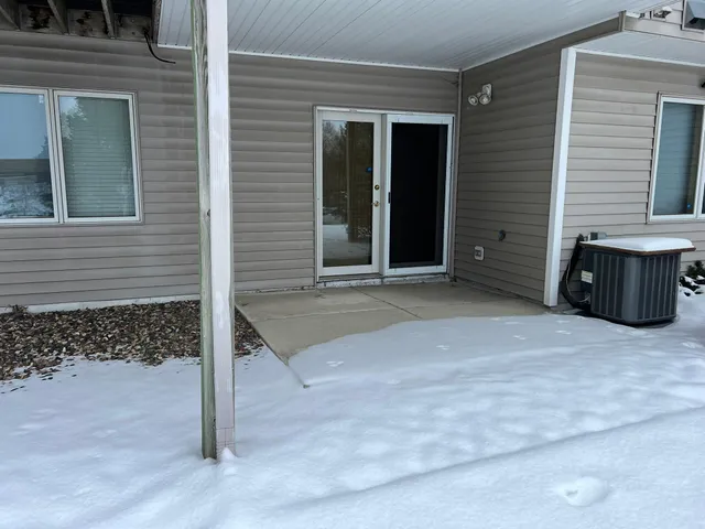 $400,000 | 14326 Peninsula Point Drive, Savage, MN 55378