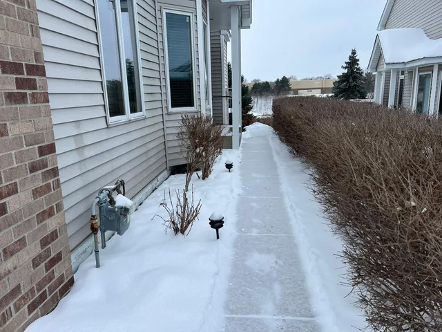 $400,000 | 14326 Peninsula Point Drive, Savage, MN 55378