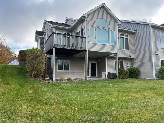 $400,000 | 14326 Peninsula Point Drive, Savage, MN 55378