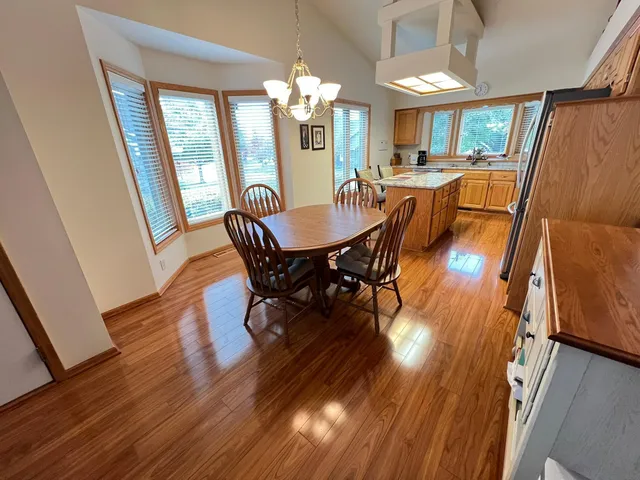 $400,000 | 14326 Peninsula Point Drive, Savage, MN 55378