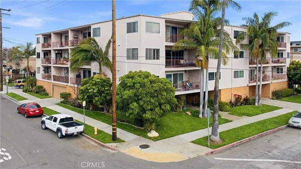 $599,900 | 3609 2nd Street, Unit 207, Long Beach, CA 90803