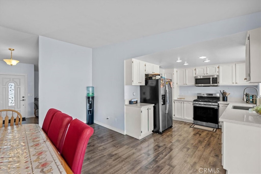 18047 Yucca Street Hesperia, CA 92345 - Photo 10 of 32
