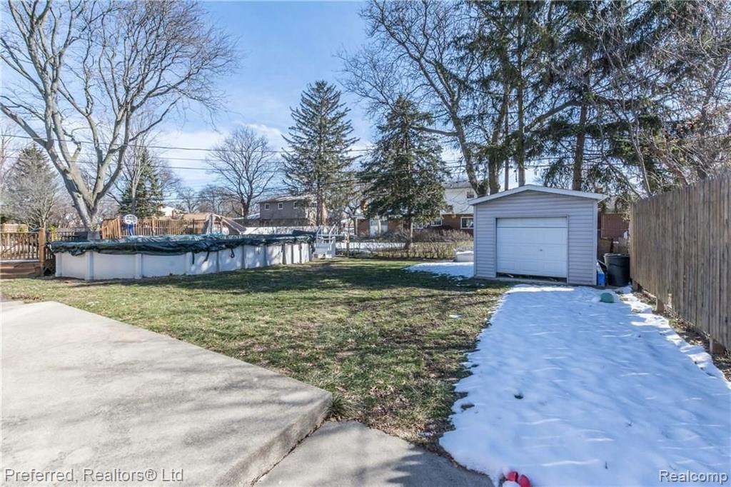 14146 Henry Ruff Road Livonia, MI 48154 - Photo 23 of 25