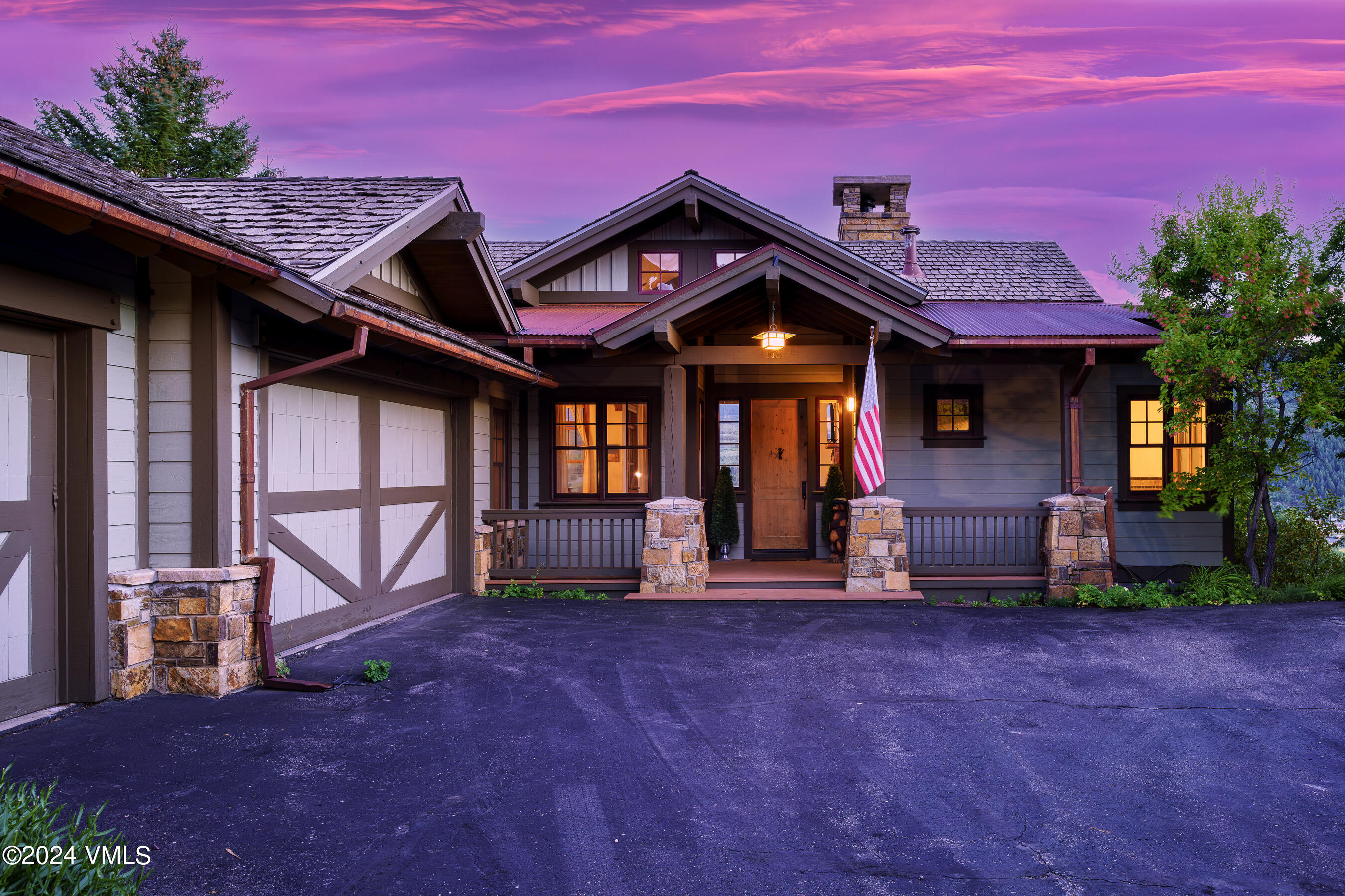 321 Legends Drive Edwards, CO 81632 - Photo 47 of 47 front view of a house with a porch