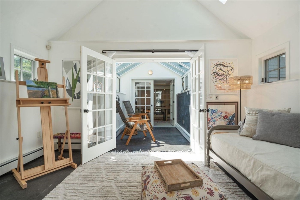 3 Jeffrey's Neck Road Ipswich, MA 01938 - Photo 31 of 42 a living room with furniture