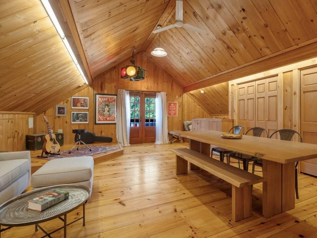 3 Jeffrey's Neck Road Ipswich, MA 01938 - Photo 41 of 42 a lobby with furniture and wooden floor