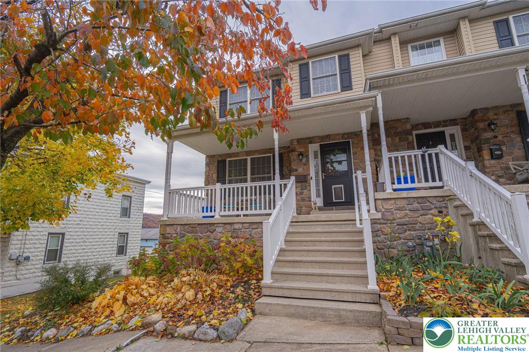 231 7th Avenue Bethlehem, PA 18018 - Photo 1 of 34 a front view of a house with a yard