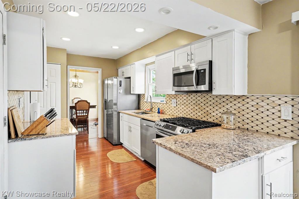 40652 Village Wood Road Novi, MI 48375 - Photo 8 of 37