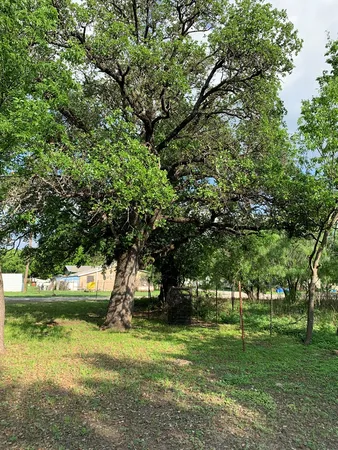 $20,000 | 1308 Melville Street, Unit 5/8, Brady, TX 76825