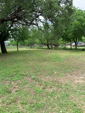 $20,000 | 1308 Melville Street, Unit 5/8, Brady, TX 76825