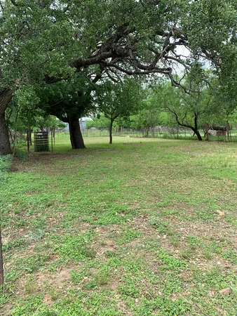 $20,000 | 1308 Melville Street, Unit 5/8, Brady, TX 76825