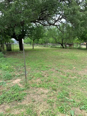 $20,000 | 1308 Melville Street, Unit 5/8, Brady, TX 76825
