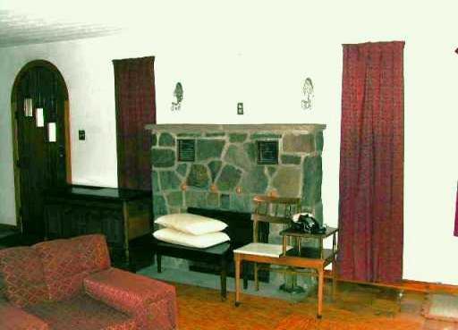 Box 2 Rt 31 West Donegal, PA 15628 - Photo 3 of 8 Living Room.