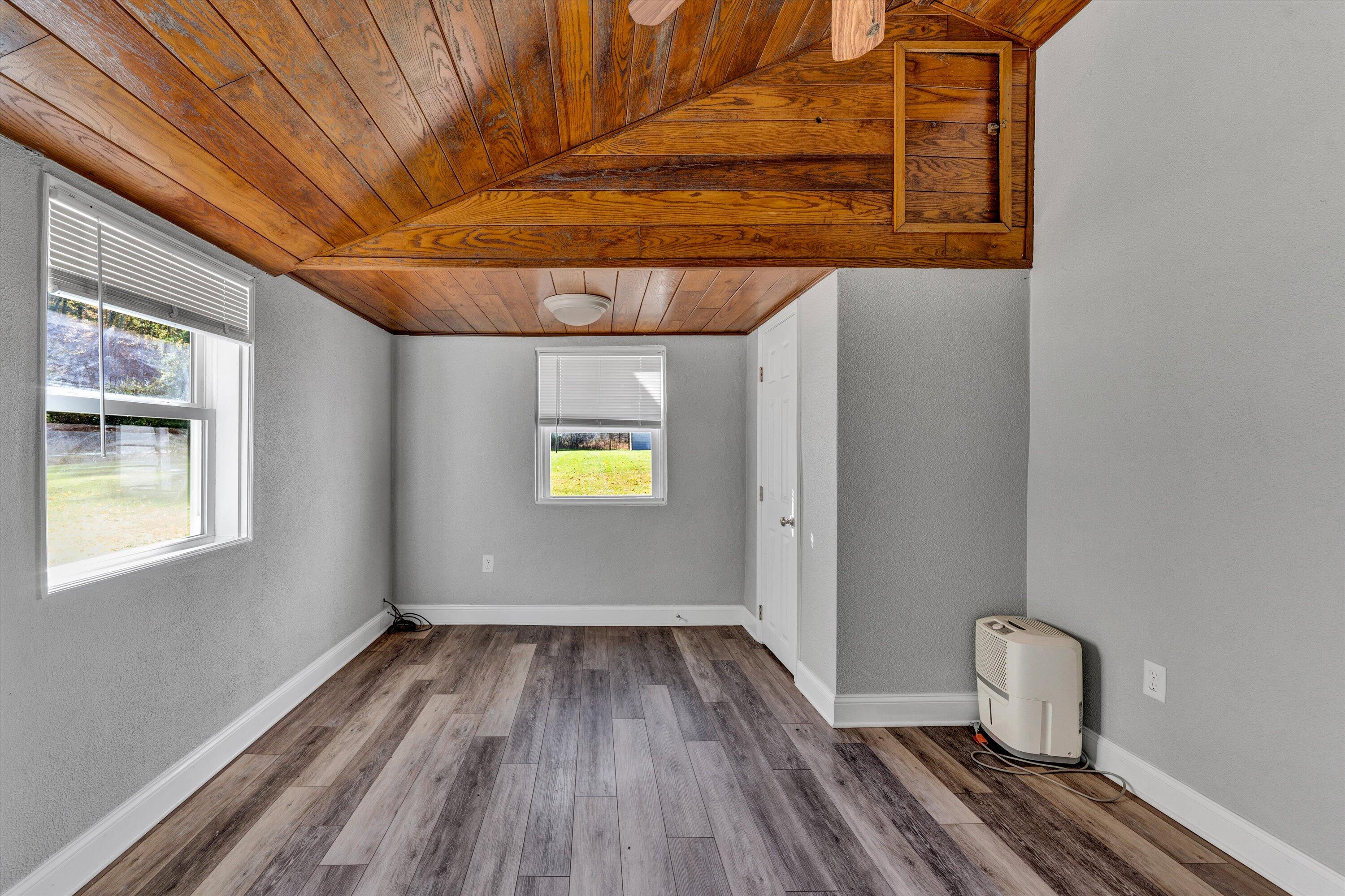 8610 Willow Branch Road Boones Mill, VA 24065 - Photo 14 of 26 13-DSC00055