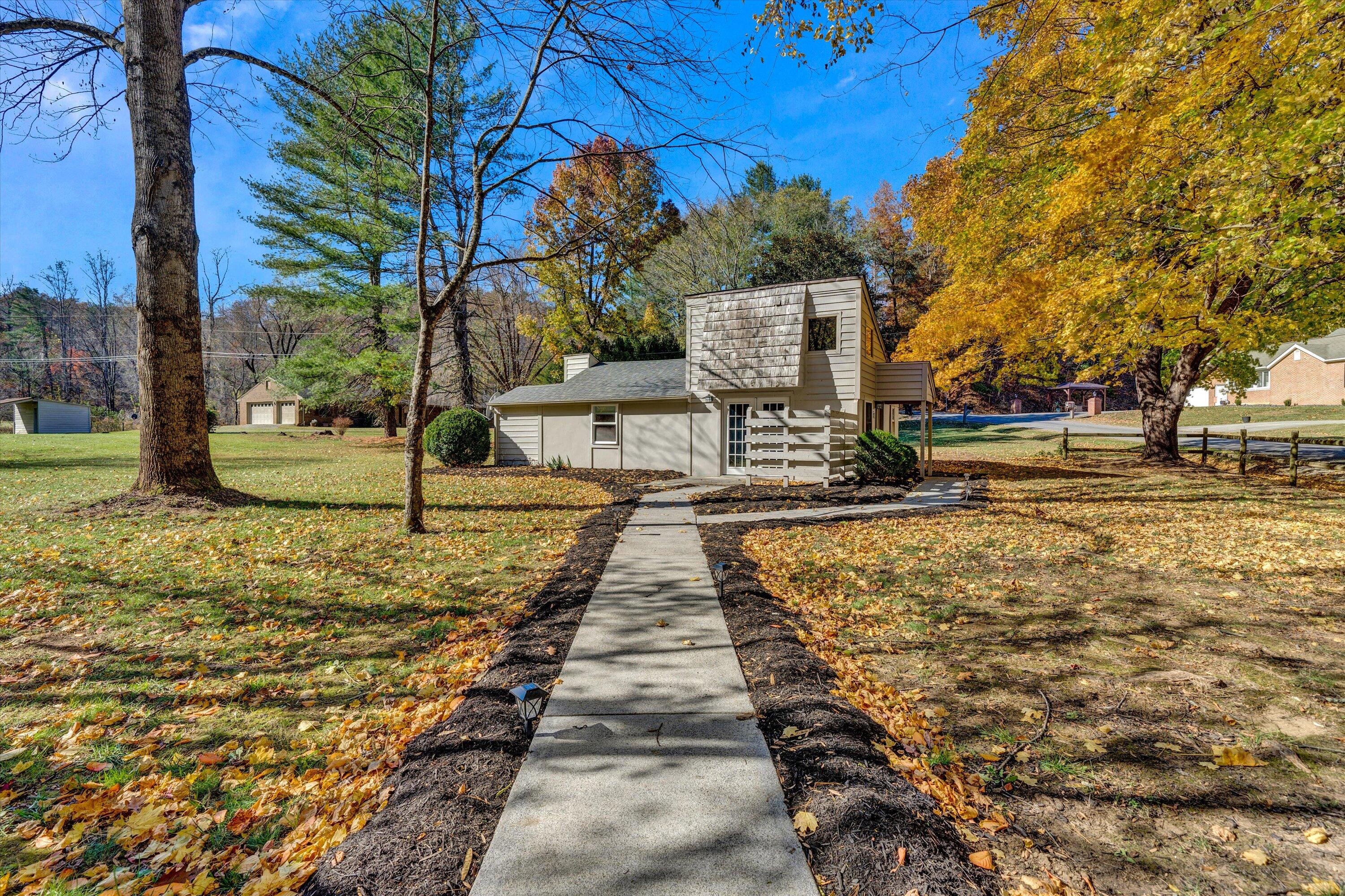 8610 Willow Branch Road Boones Mill, VA 24065 - Photo 21 of 26 20-DSC00022