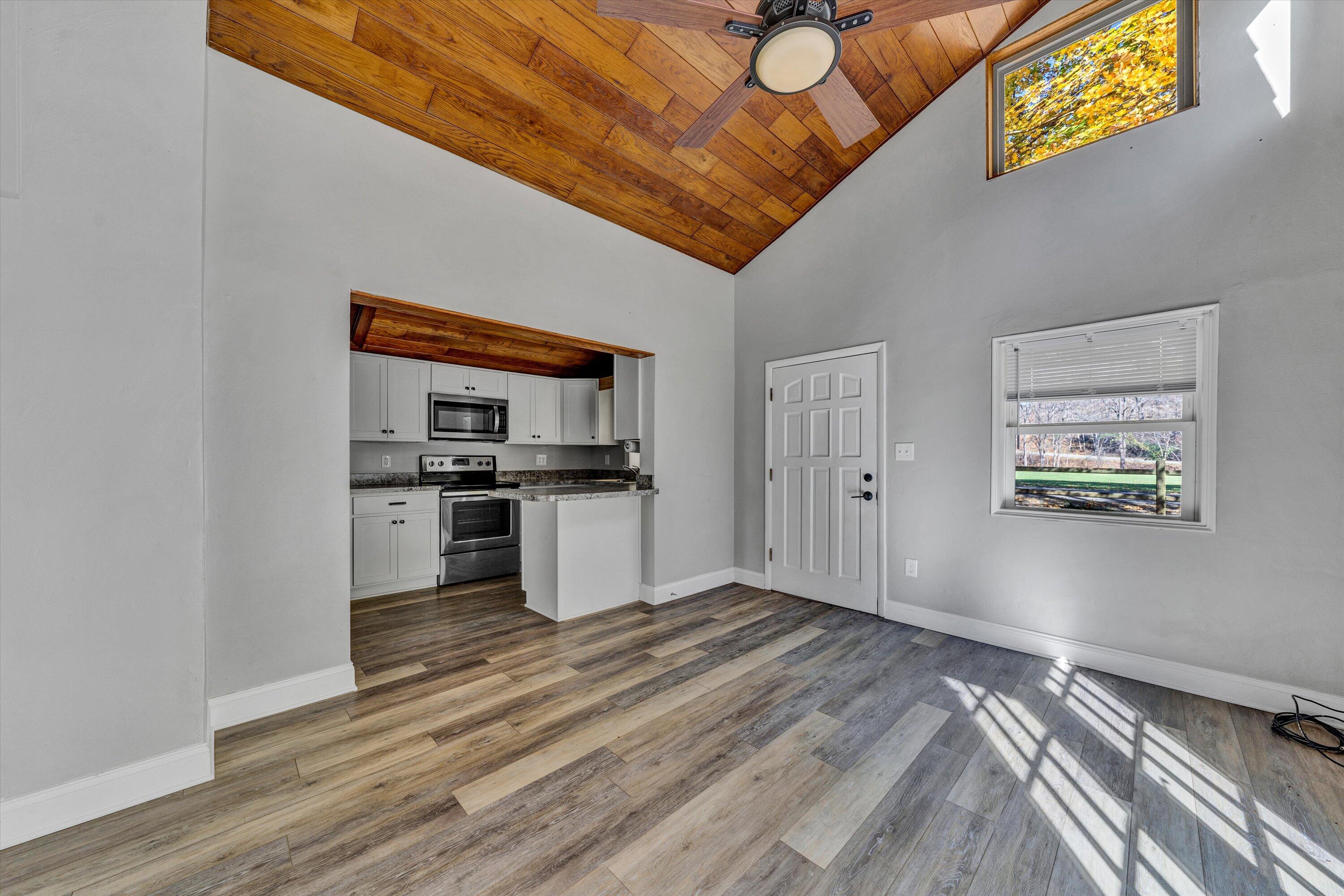 8610 Willow Branch Road Boones Mill, VA 24065 - Photo 8 of 26 07-DSC00040